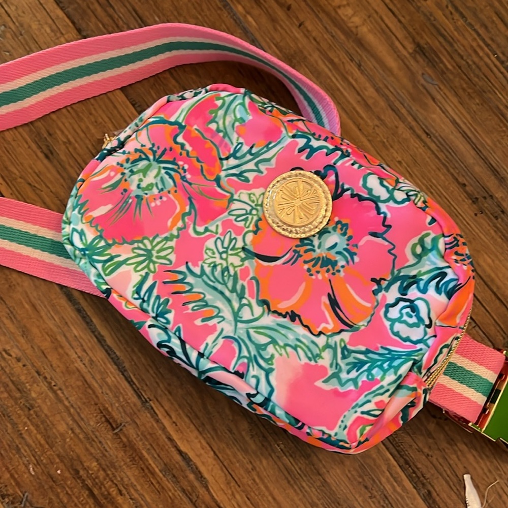 Lilly Pulitzer Runaround printed belt bag in Soleil Pink perfect poppy
